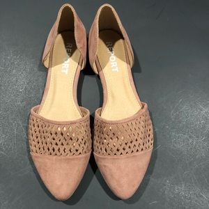 Womens Sz 8 dusty rose flat.